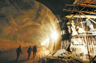 �������ȫ���̶��ʲ�Ͷ�ʽ���7100��Ԫ